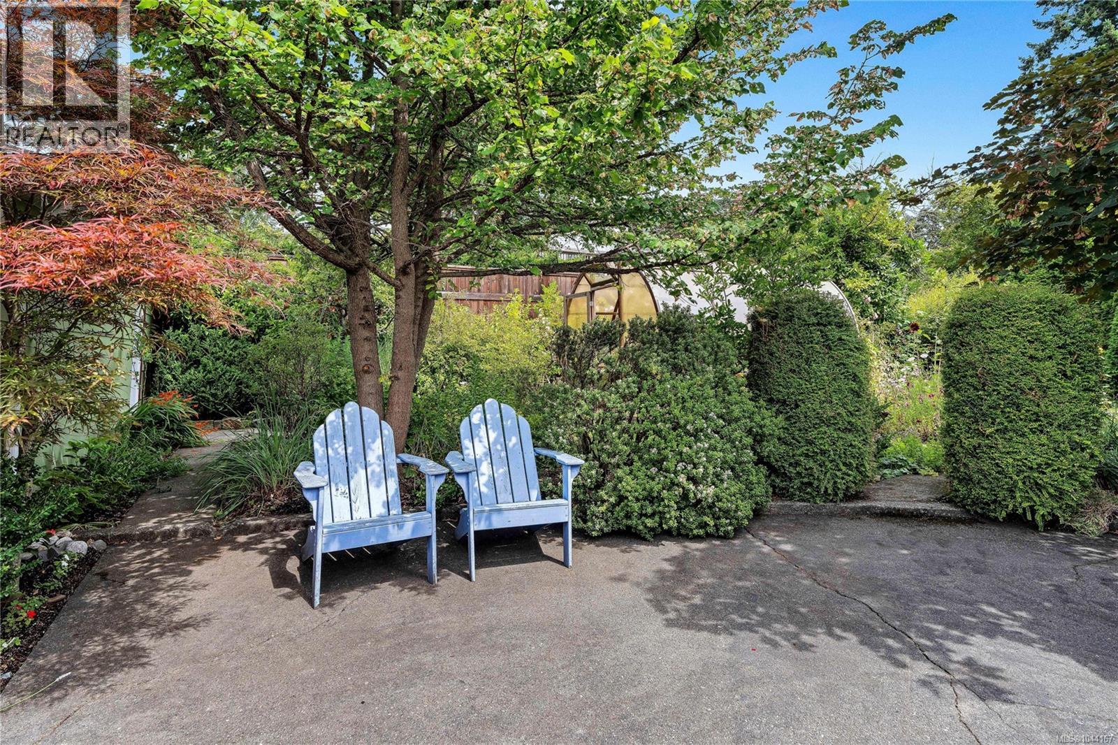 1554 Montgomery Ave - 71