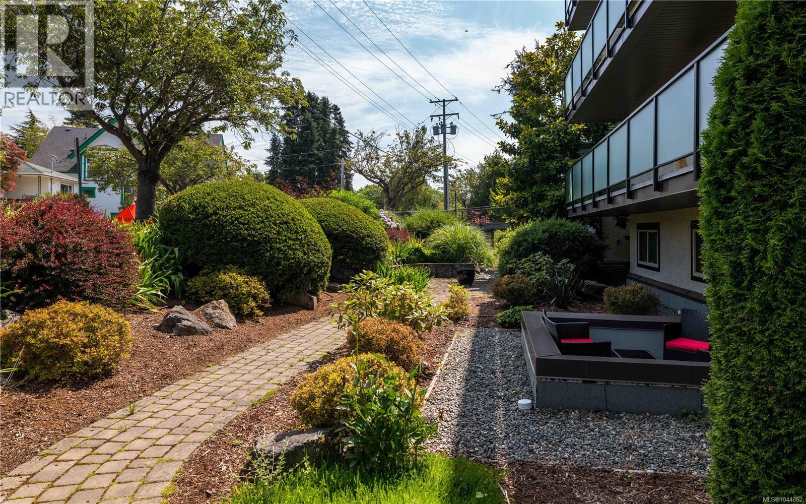 #108 1241 Fairfield Rd - 18