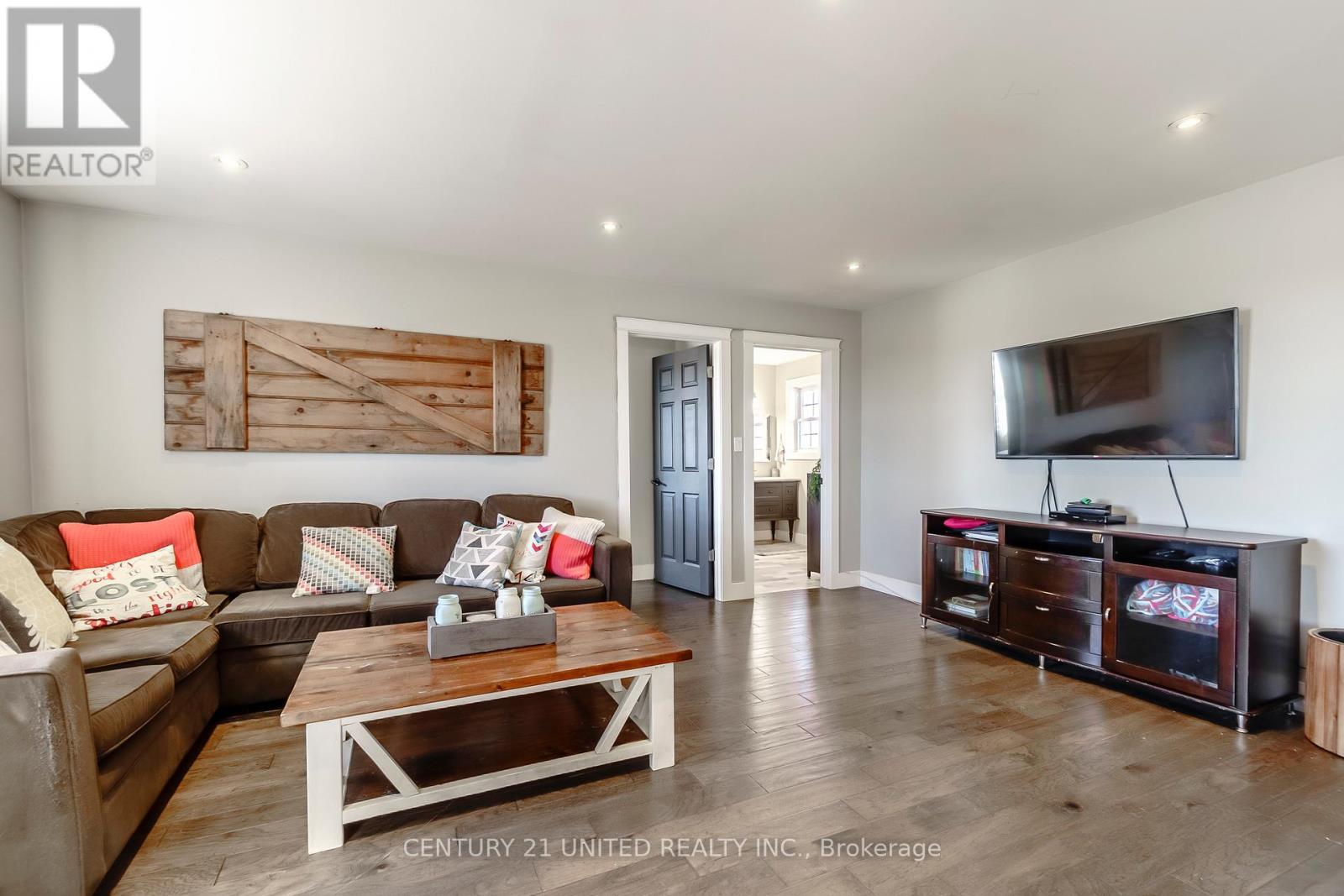 2223 CAMERON LINE - 23
