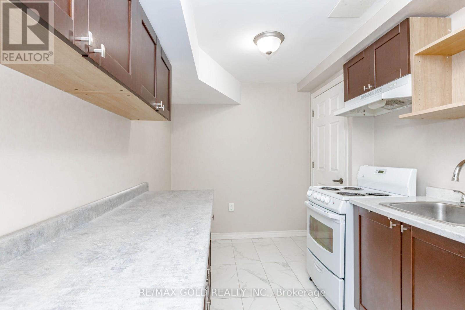 22 CLINTON STREET - 23