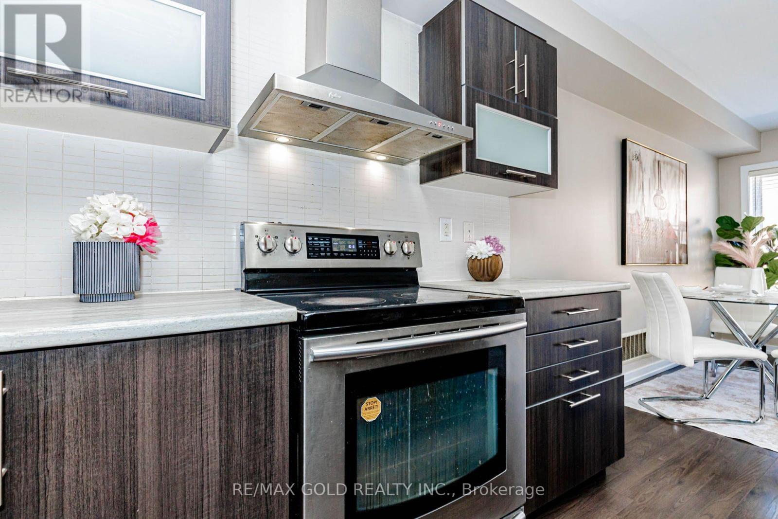 22 CLINTON STREET - 8