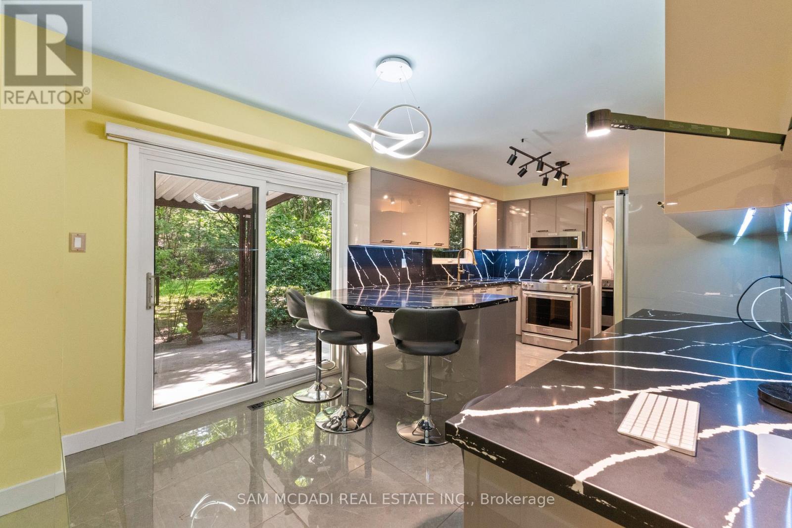 5 CANTERBURY CRESCENT - 14
