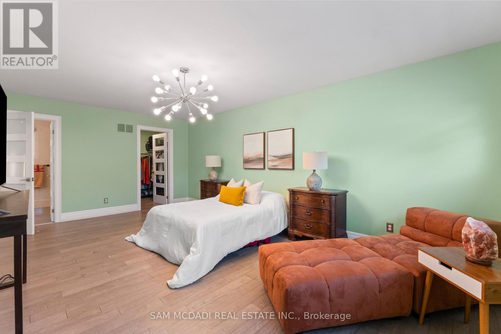 5 CANTERBURY CRESCENT - 23