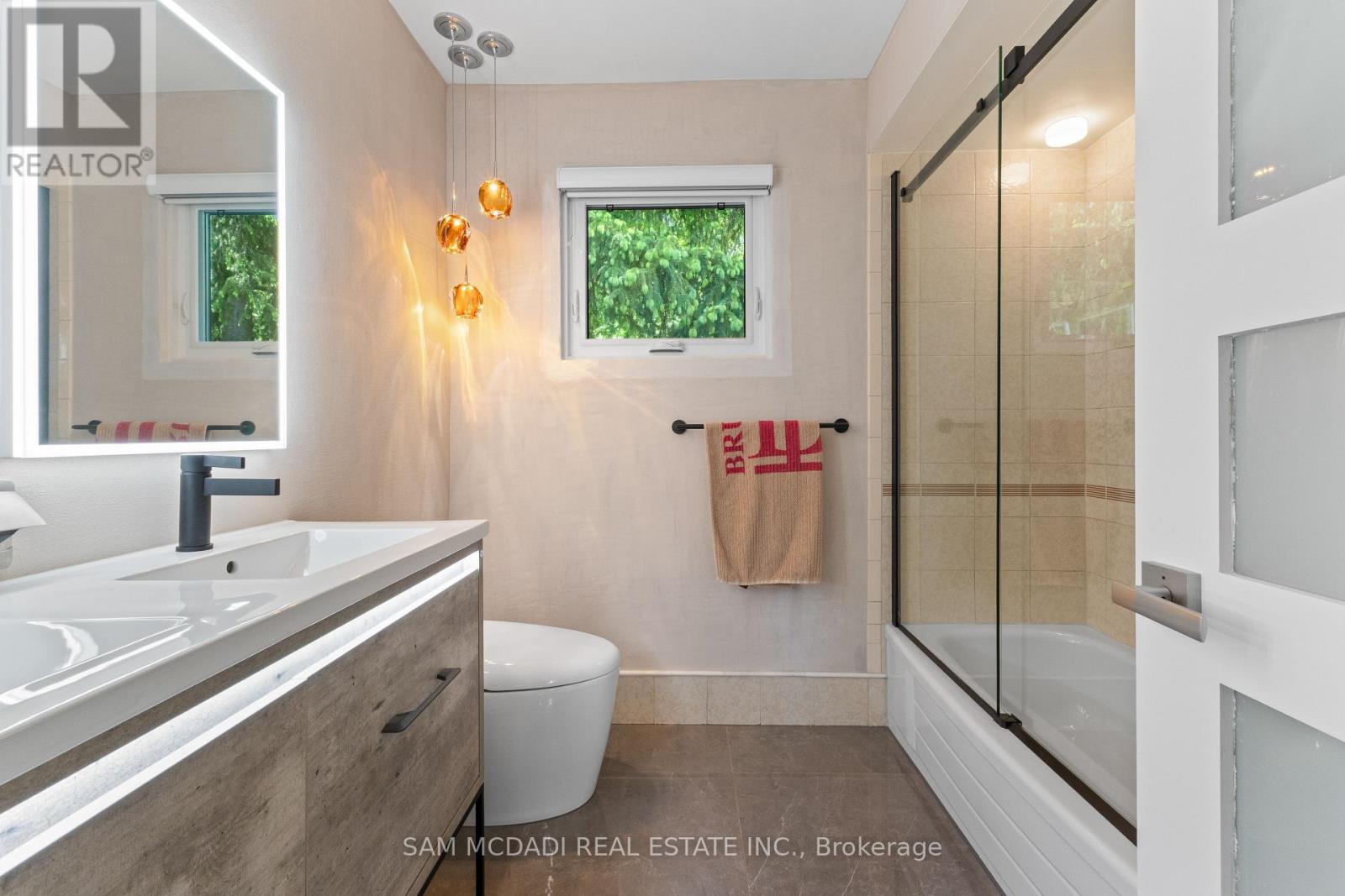 5 CANTERBURY CRESCENT - 24