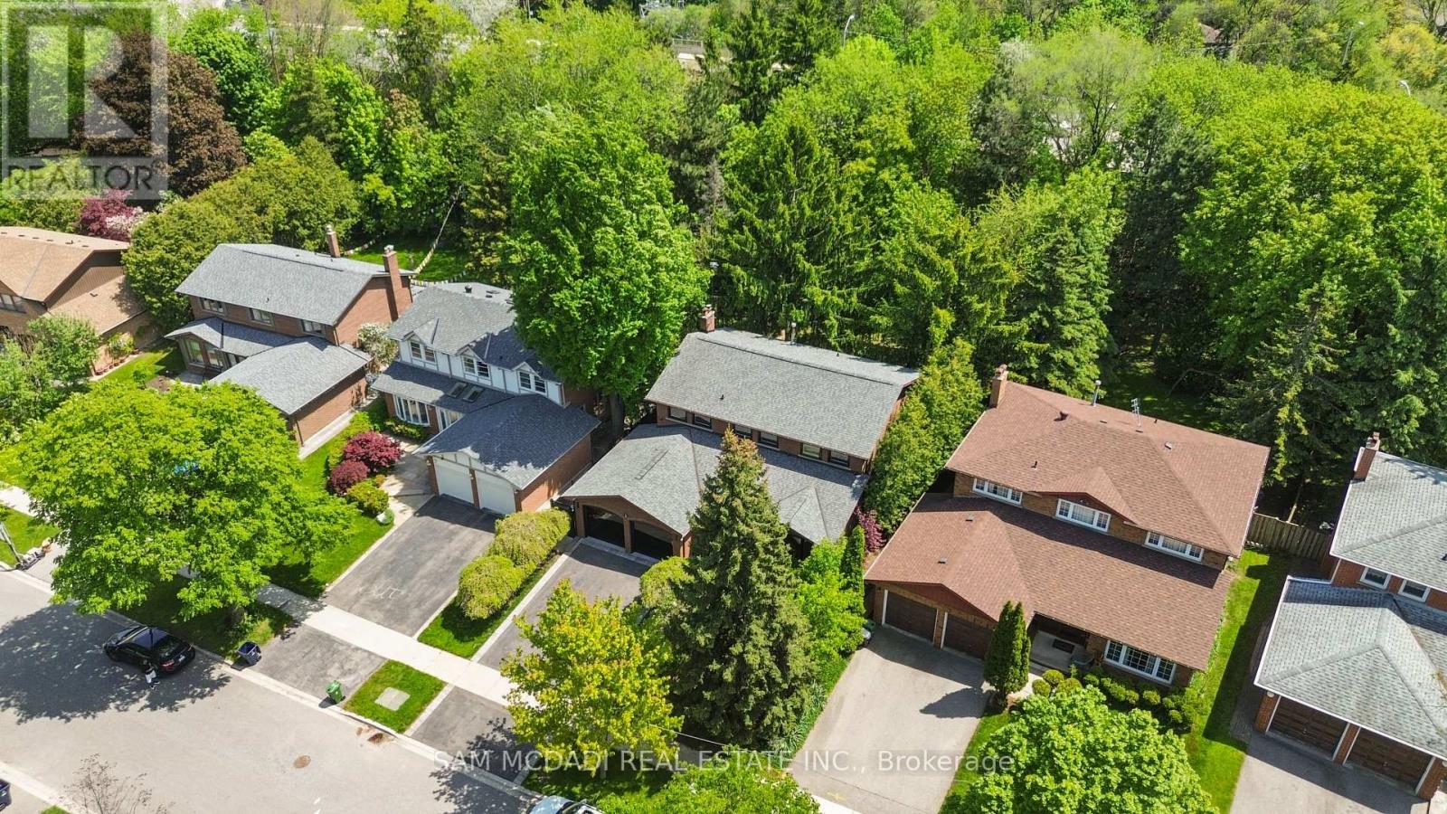 5 CANTERBURY CRESCENT - 3
