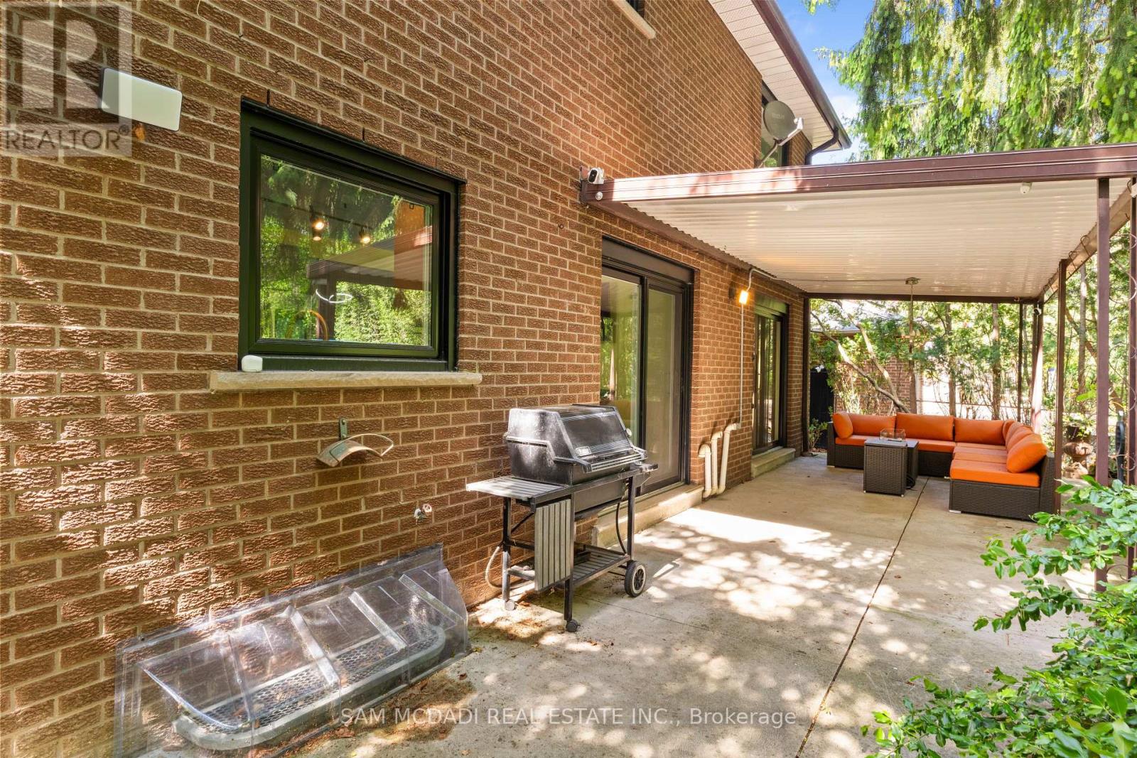 5 CANTERBURY CRESCENT - 44