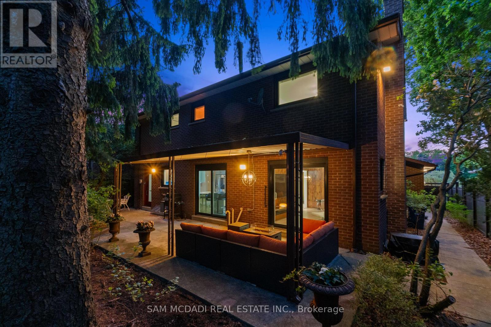 5 CANTERBURY CRESCENT - 48