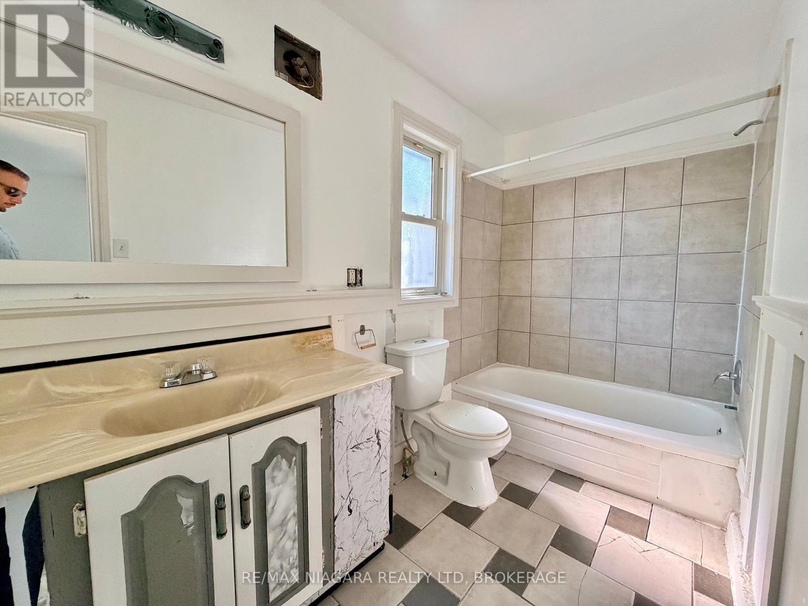 21 FIFTH STREET - 11