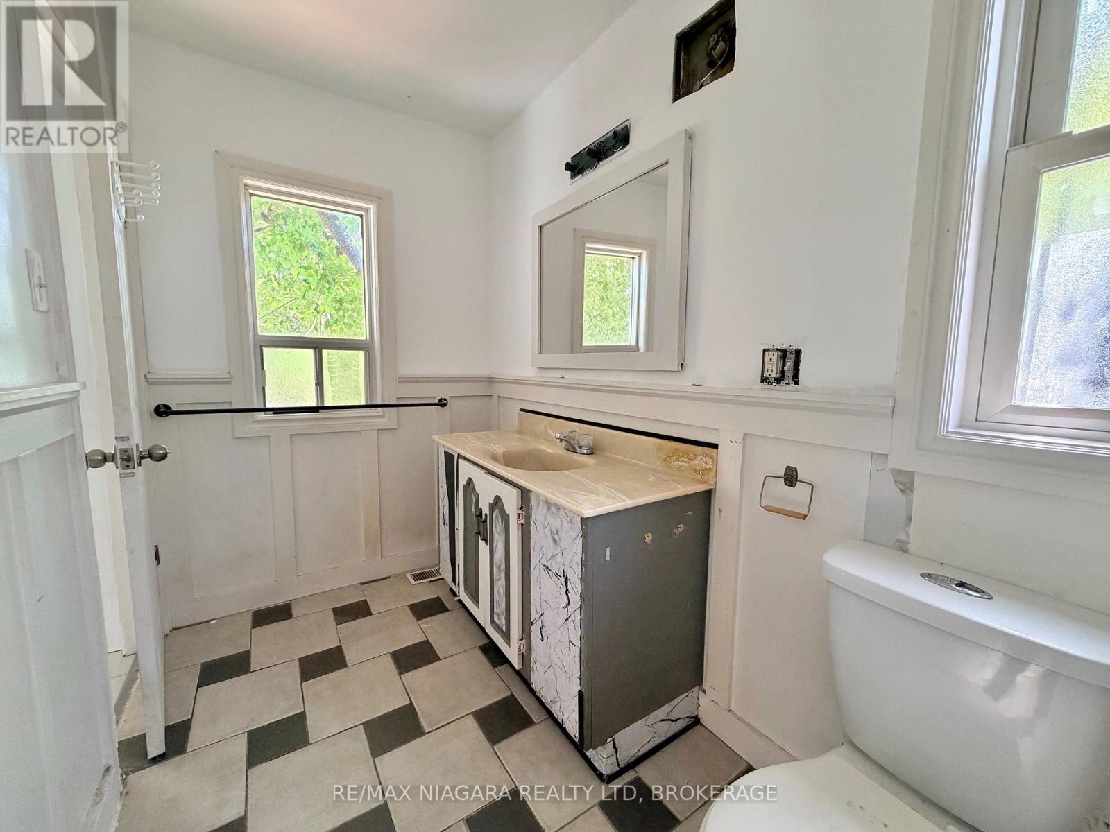 21 FIFTH STREET - 12