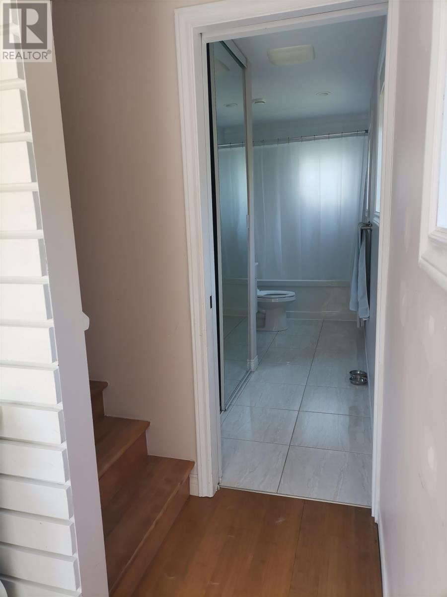 101 RIVERBANK Drive - 11