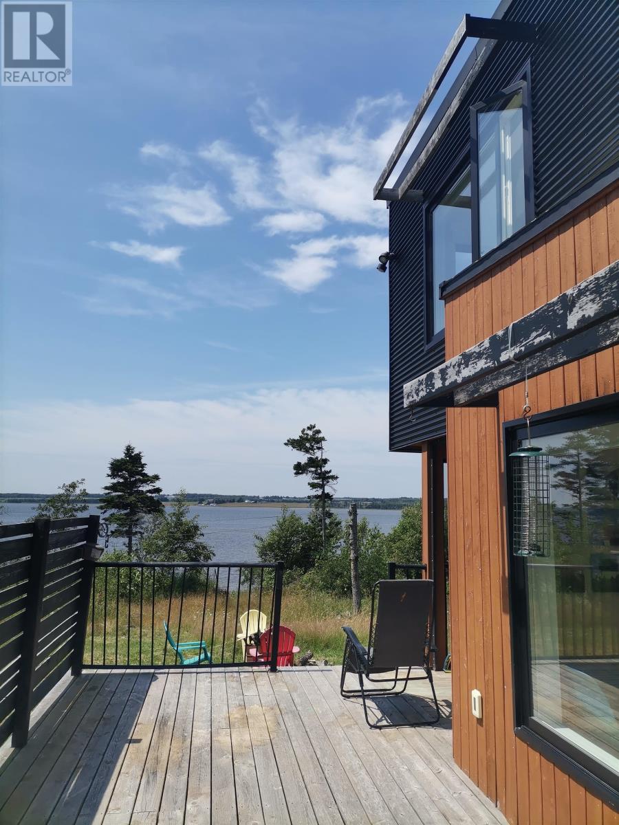 101 RIVERBANK Drive - 4