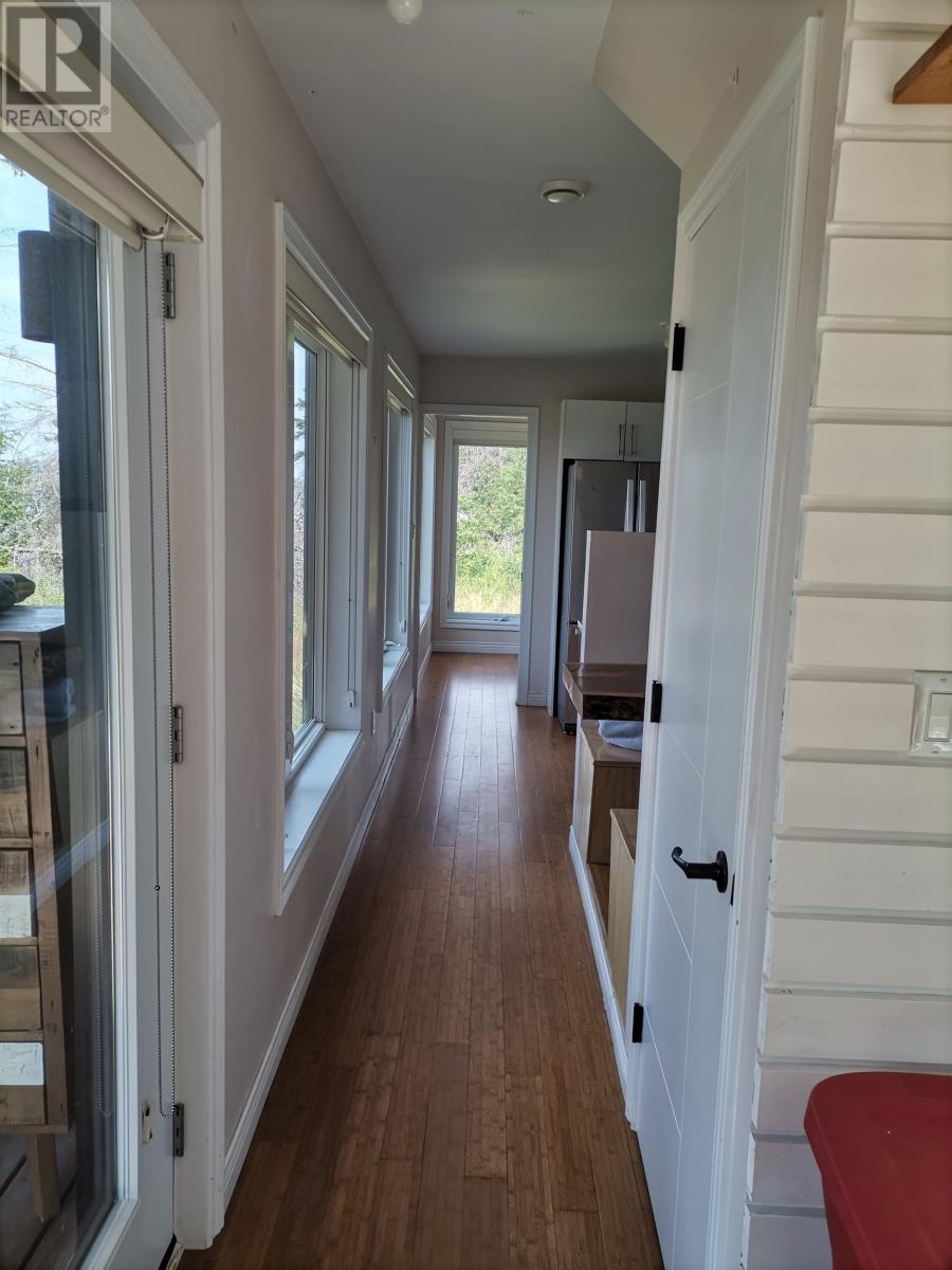 101 RIVERBANK Drive - 6