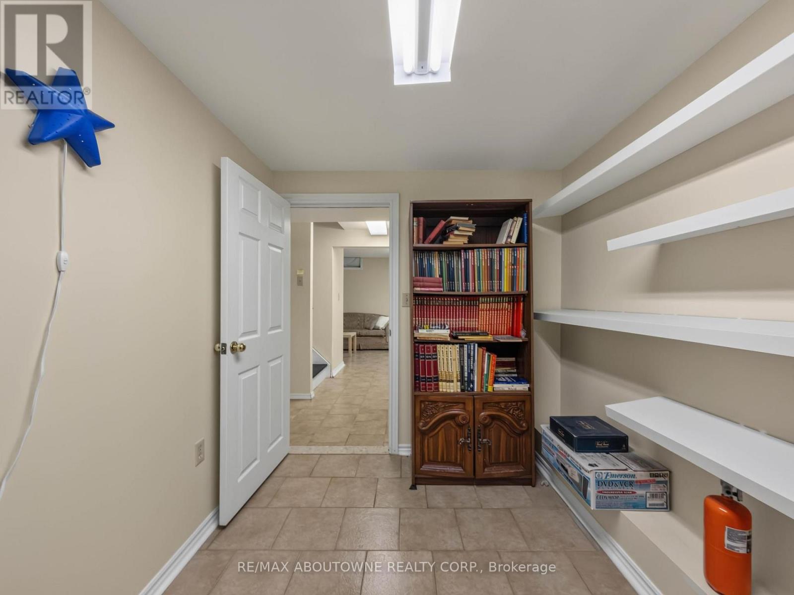 1018 UPPER SHERMAN AVENUE - 33
