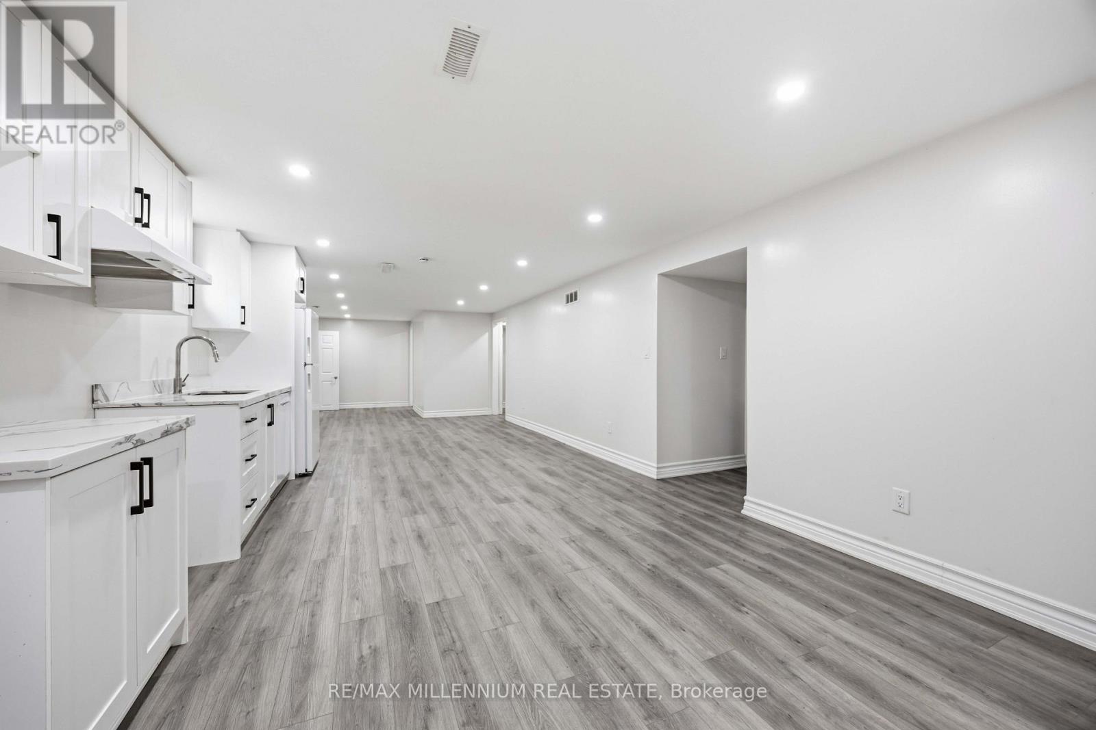 867 WELLINGTON STREET - 19