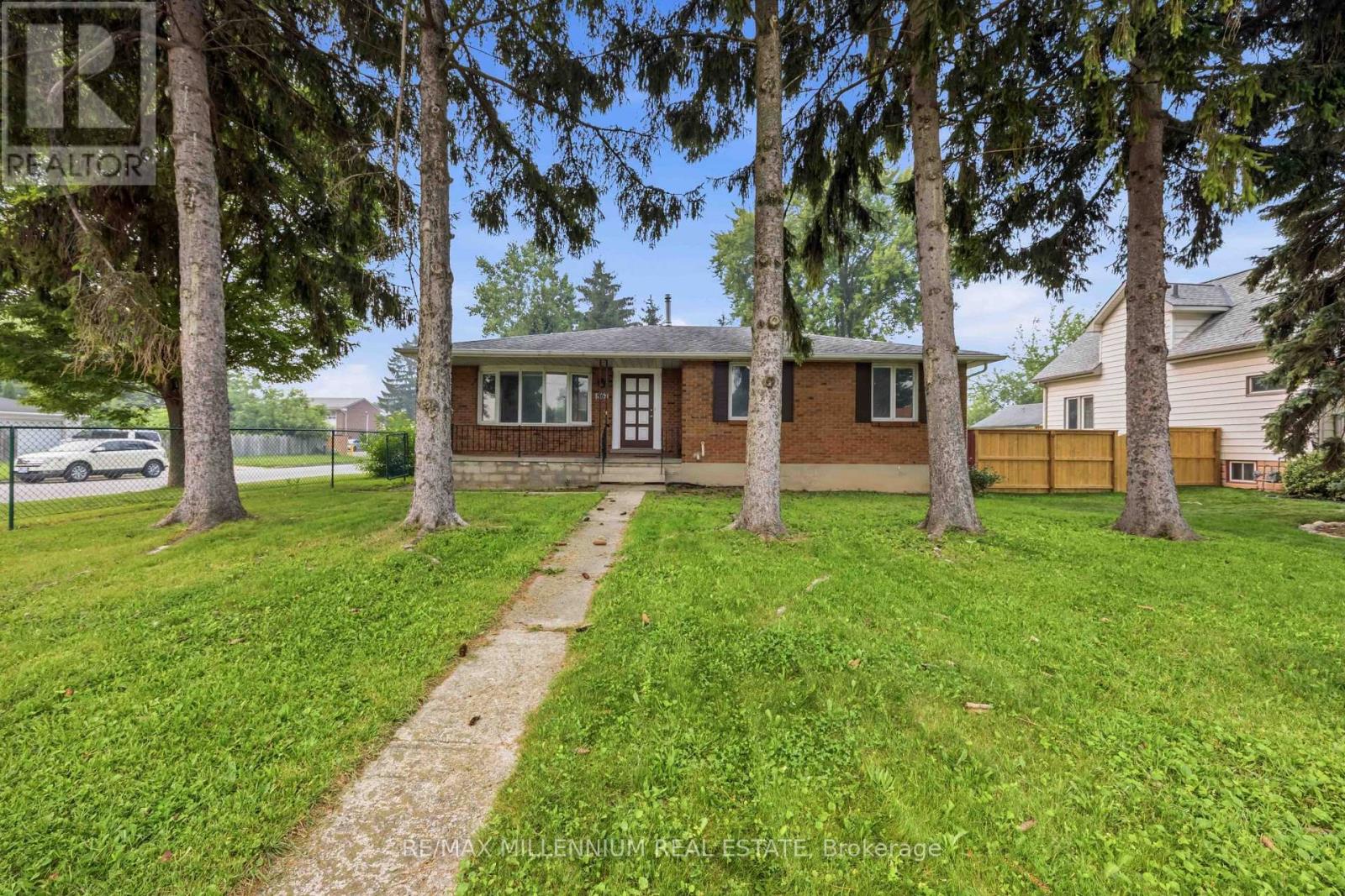 867 WELLINGTON STREET - 2