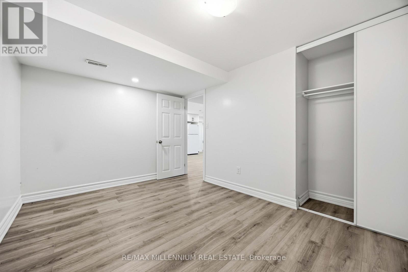867 WELLINGTON STREET - 21