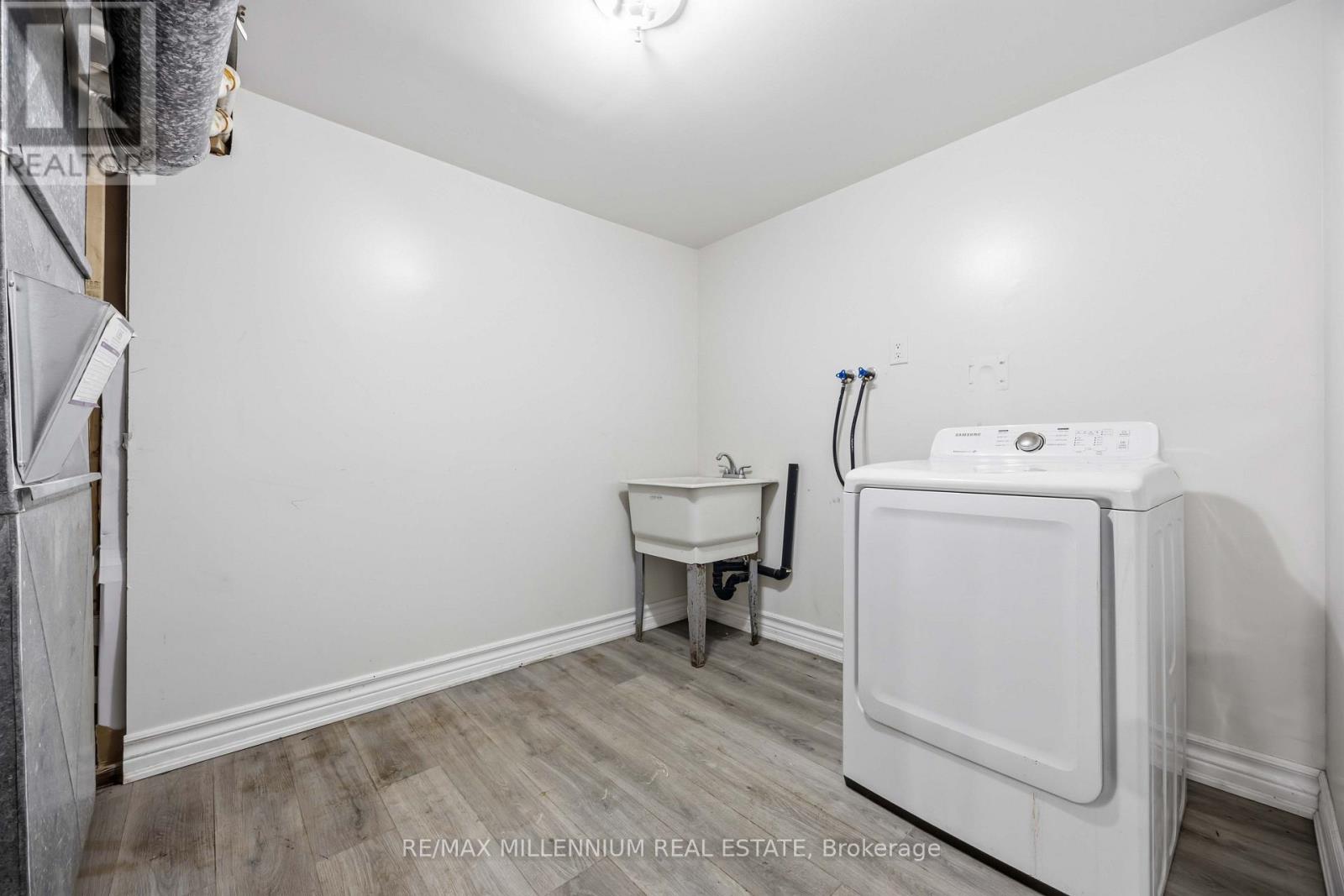 867 WELLINGTON STREET - 22