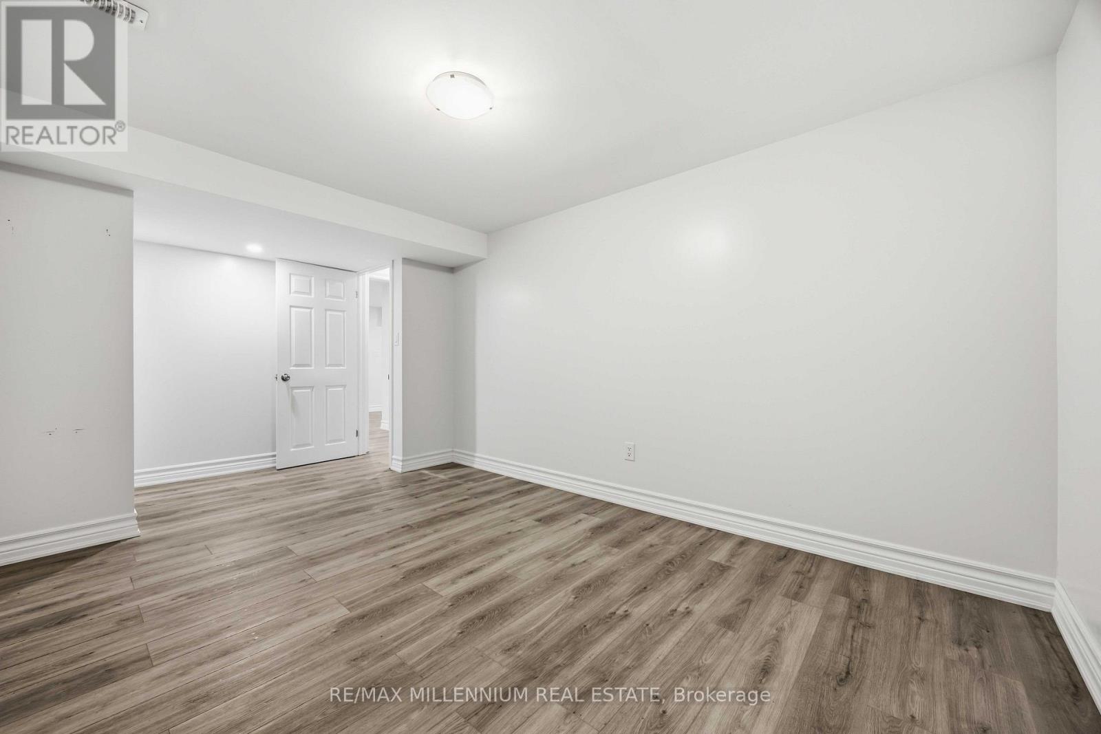 867 WELLINGTON STREET - 26