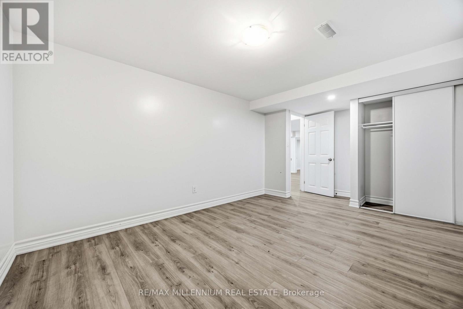 867 WELLINGTON STREET - 27