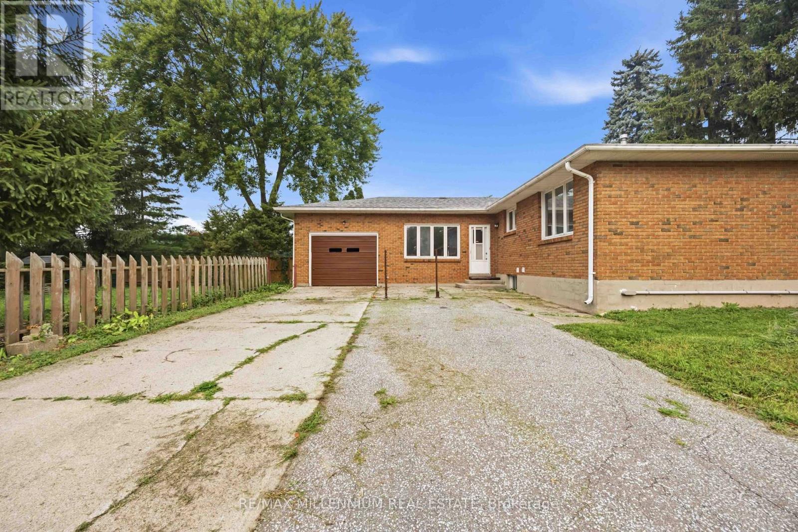 867 WELLINGTON STREET - 30