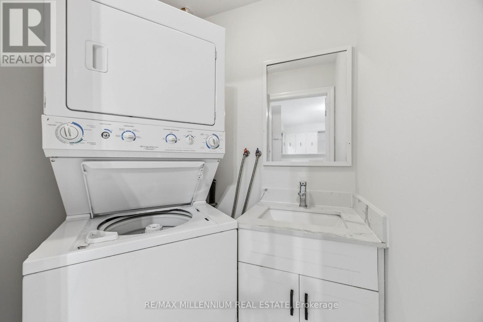 867 WELLINGTON STREET - 9