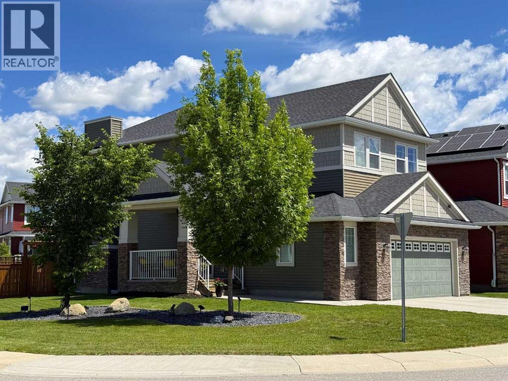 100 Kinniburgh Gardens