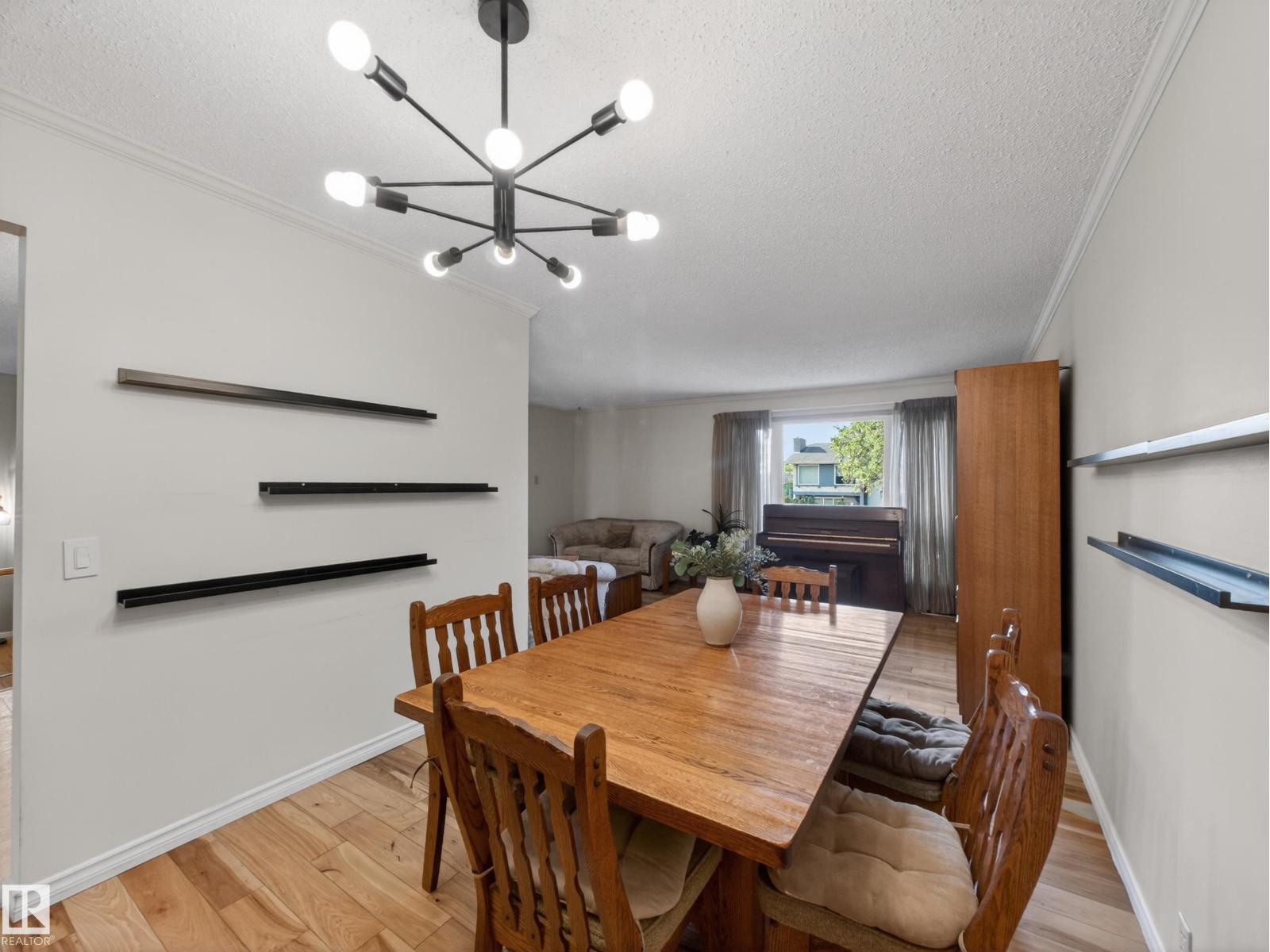 18416 90 AV NW - 11