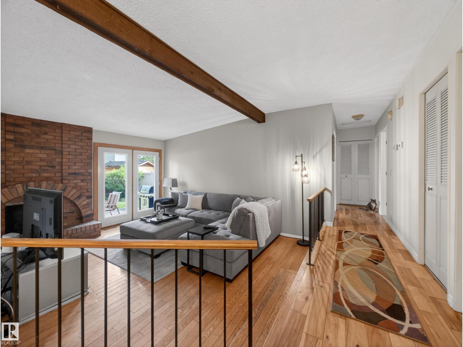 18416 90 AV NW - 18