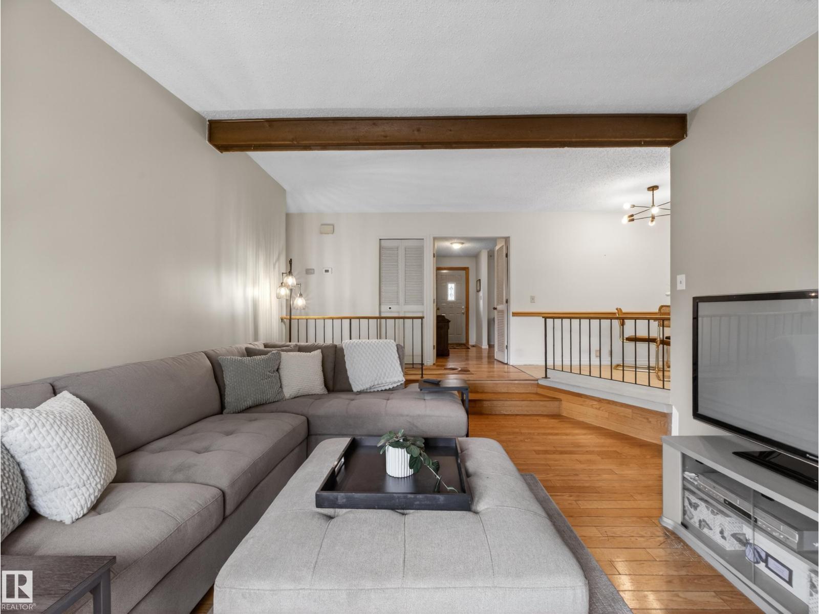 18416 90 AV NW - 24