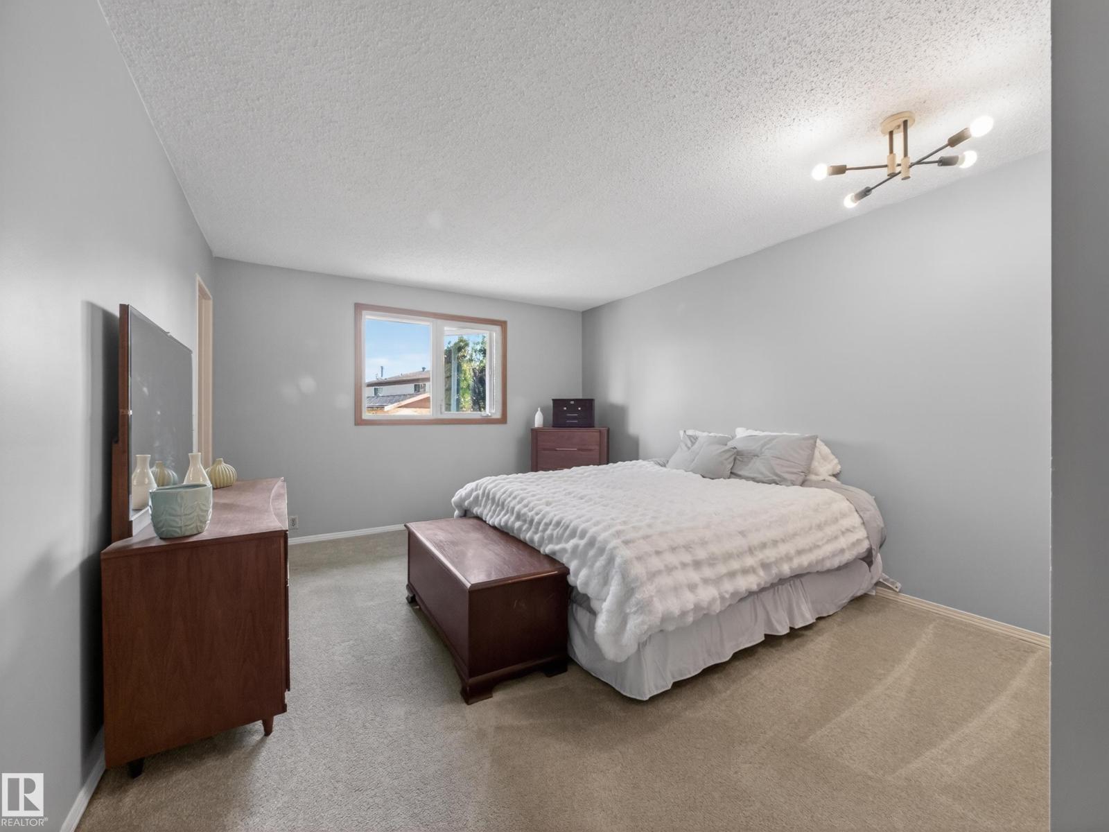 18416 90 AV NW - 26