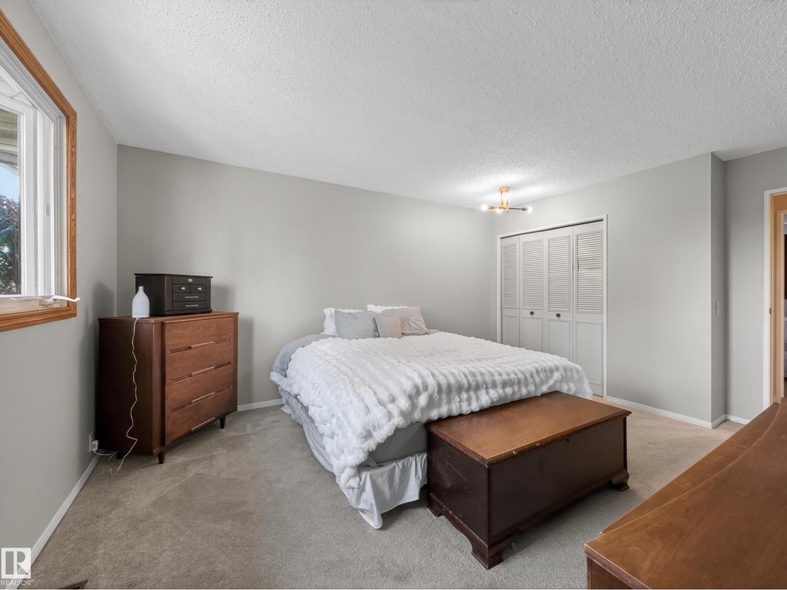 18416 90 AV NW - 28