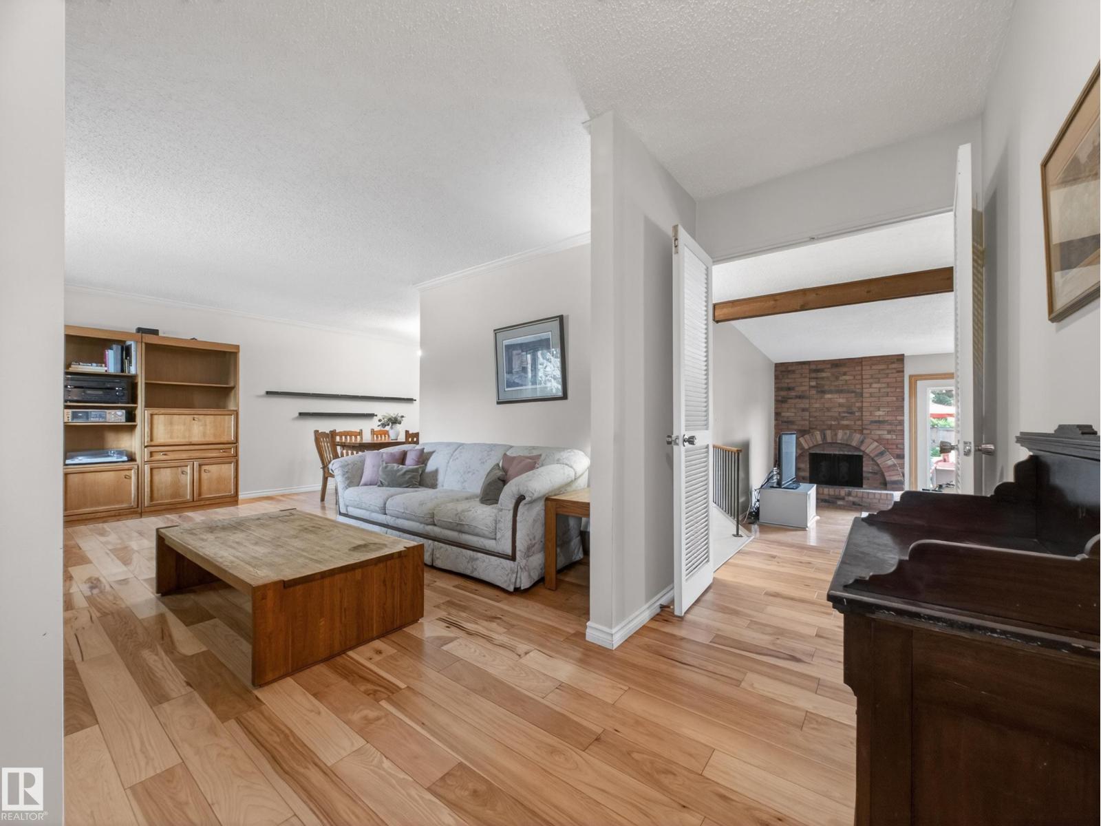18416 90 AV NW - 3