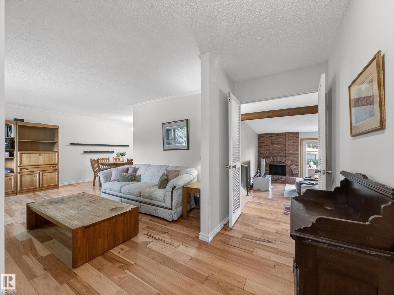 18416 90 AV NW - 4