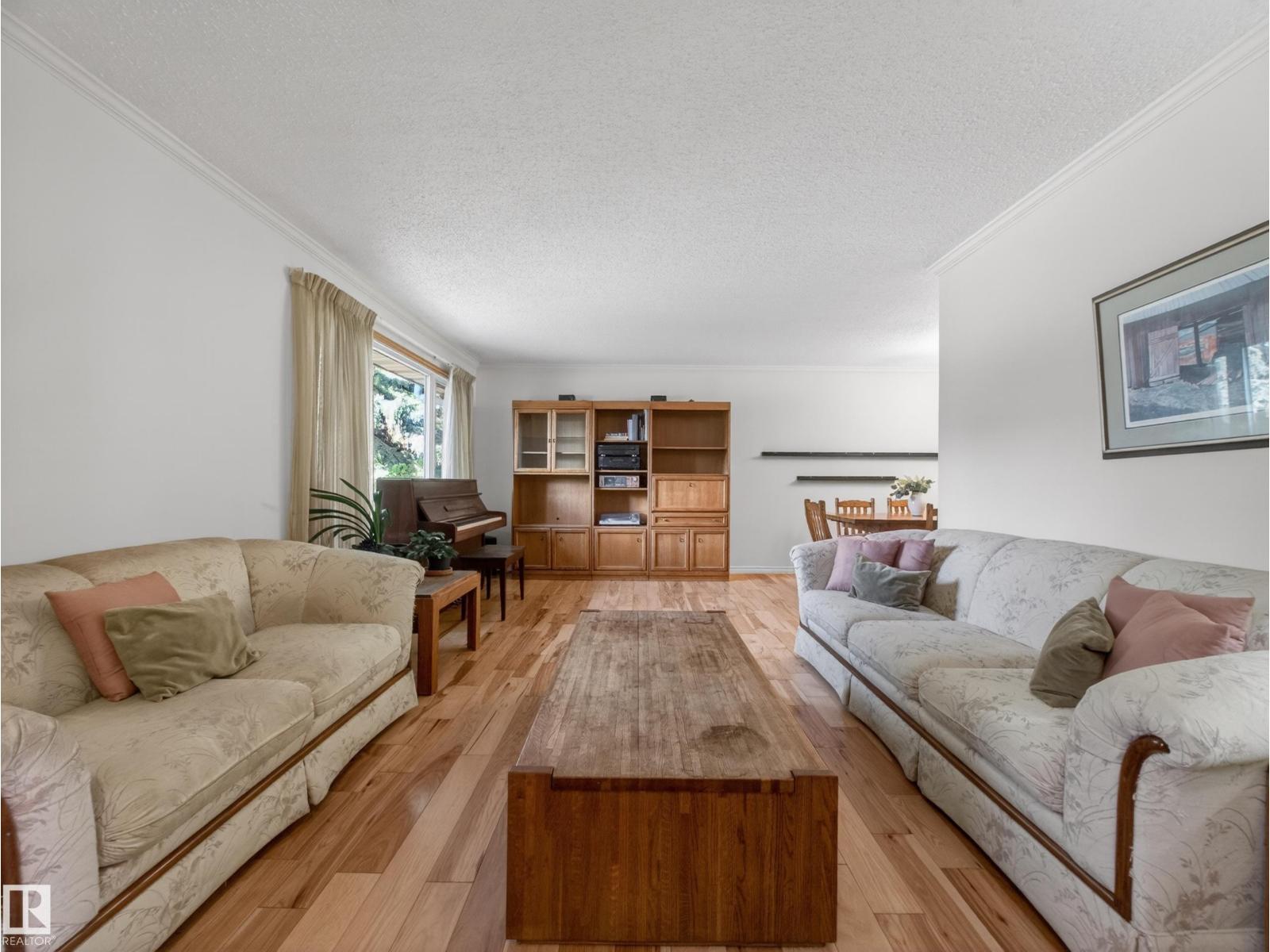 18416 90 AV NW - 5