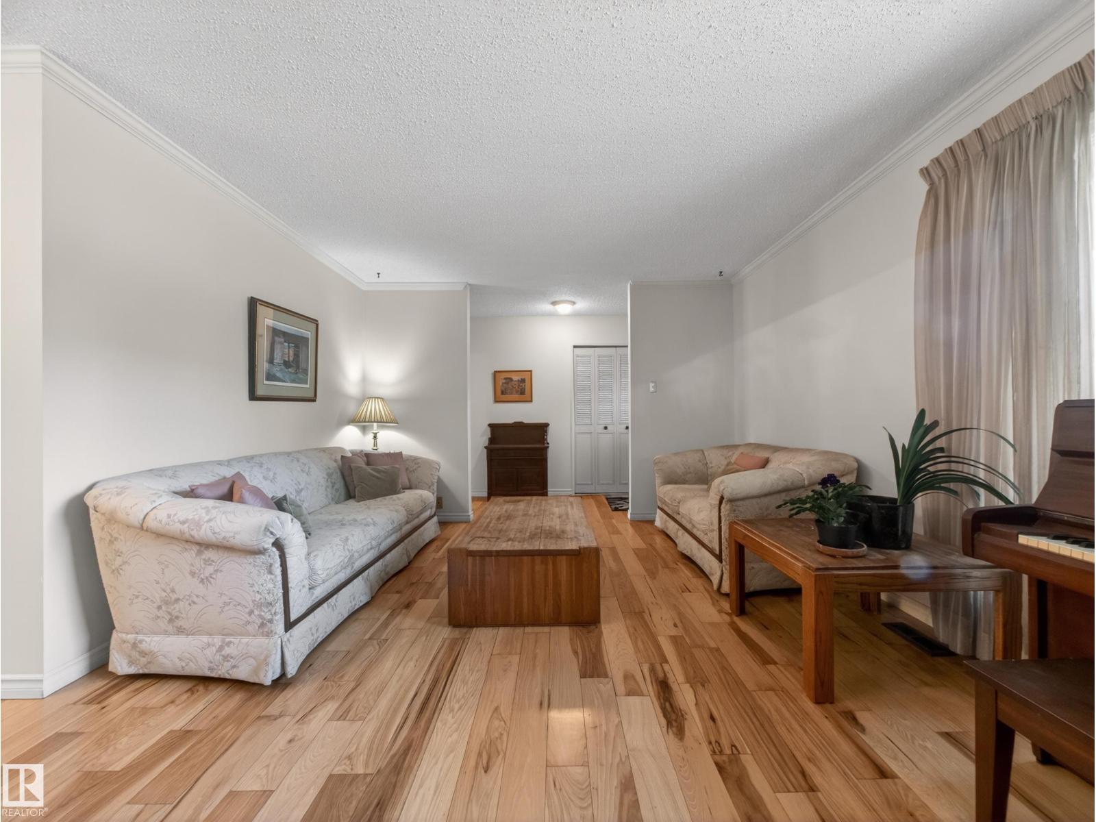 18416 90 AV NW - 7