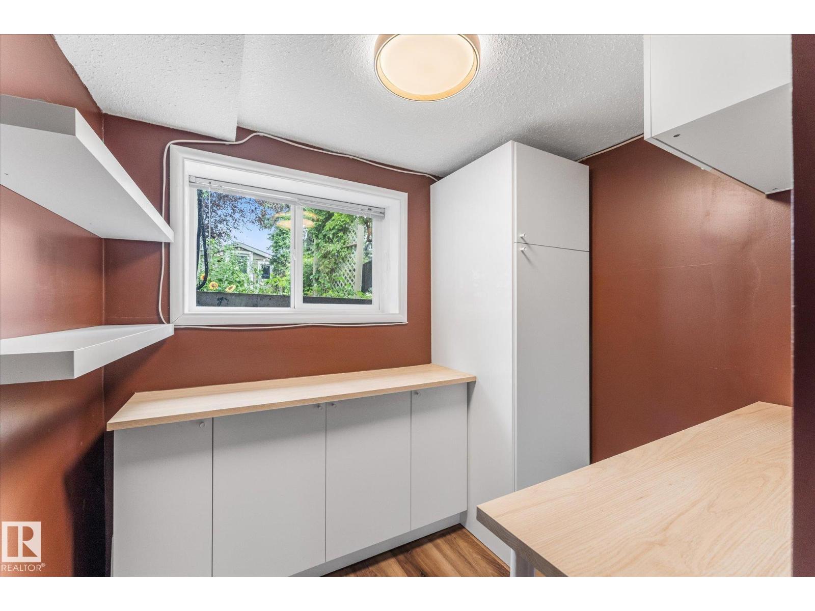 10810 54 AV NW - Image 28