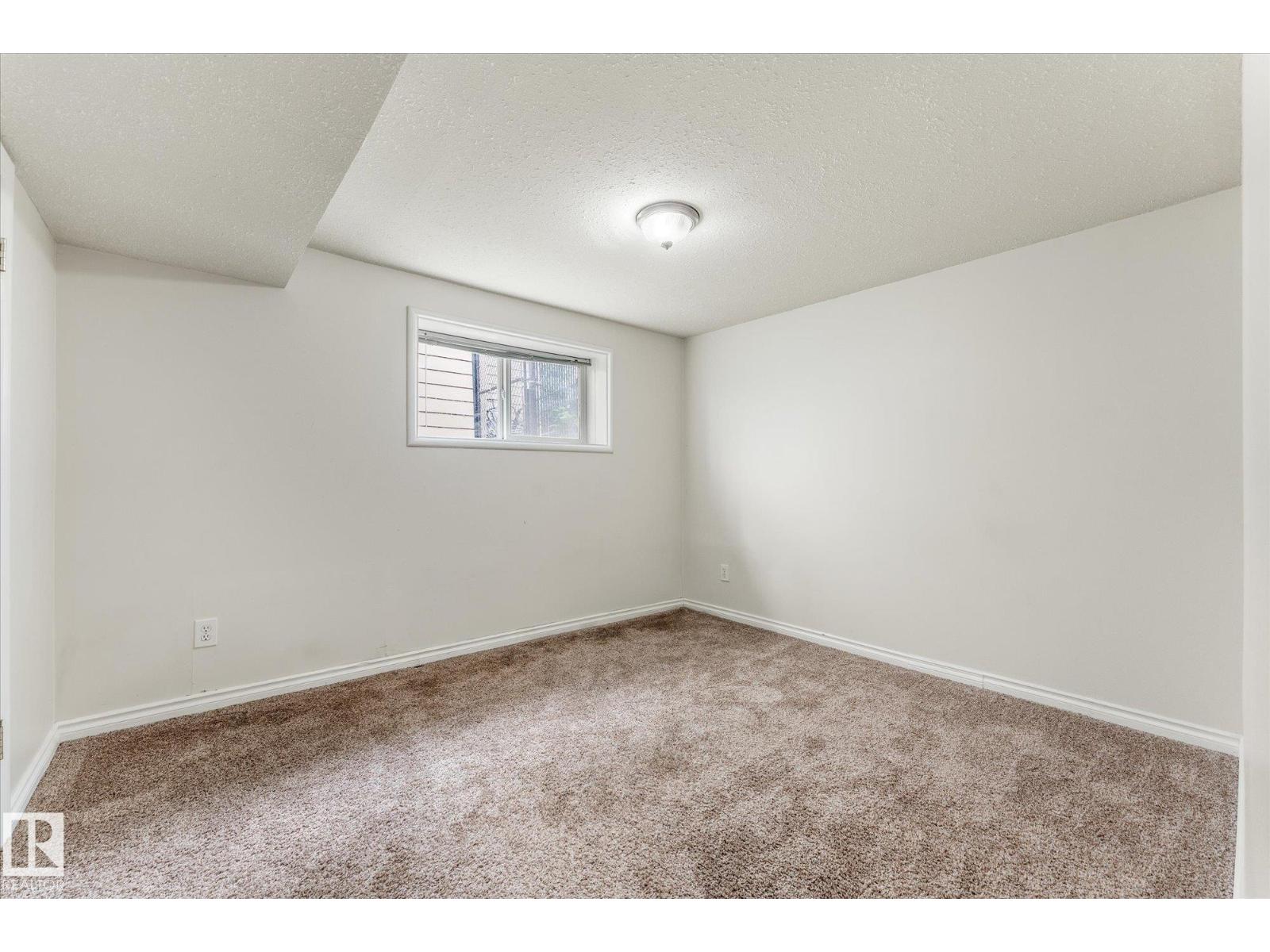 10810 54 AV NW - Image 36