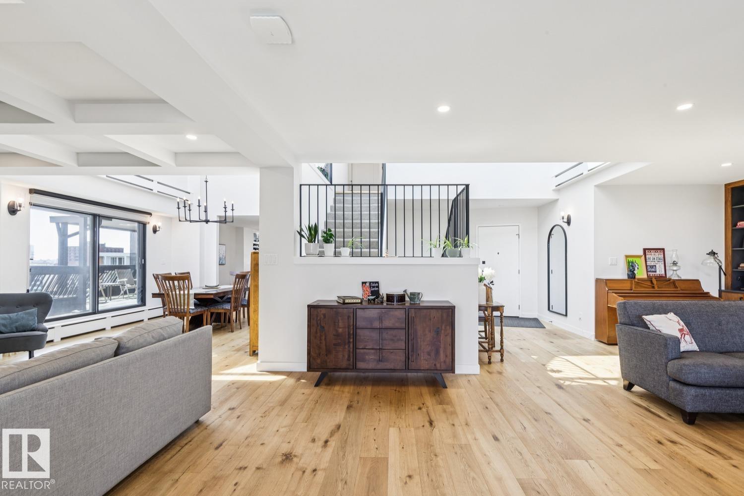 #1501 9921 104 ST NW - 17