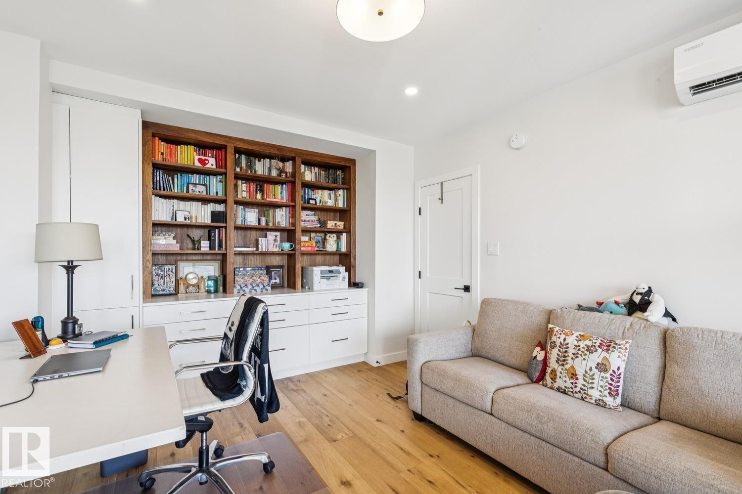 #1501 9921 104 ST NW - 34