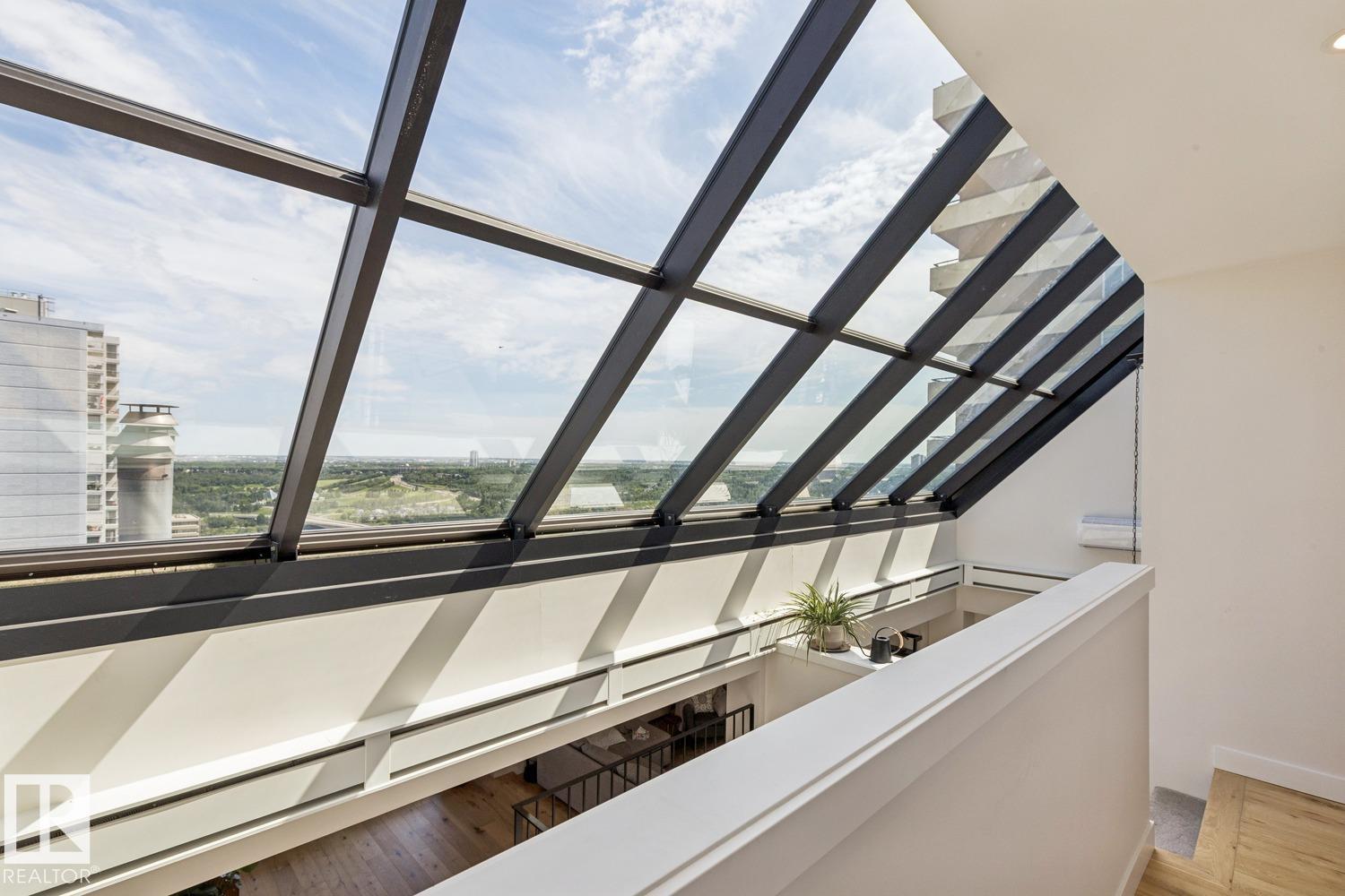 #1501 9921 104 ST NW - 46
