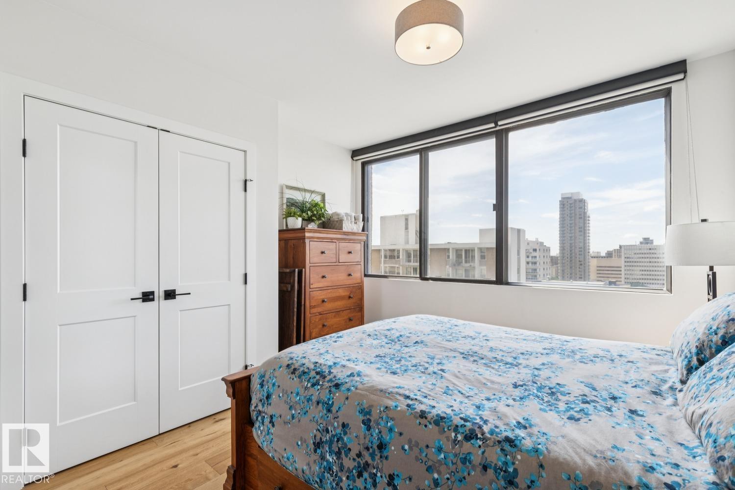 #1501 9921 104 ST NW - 39