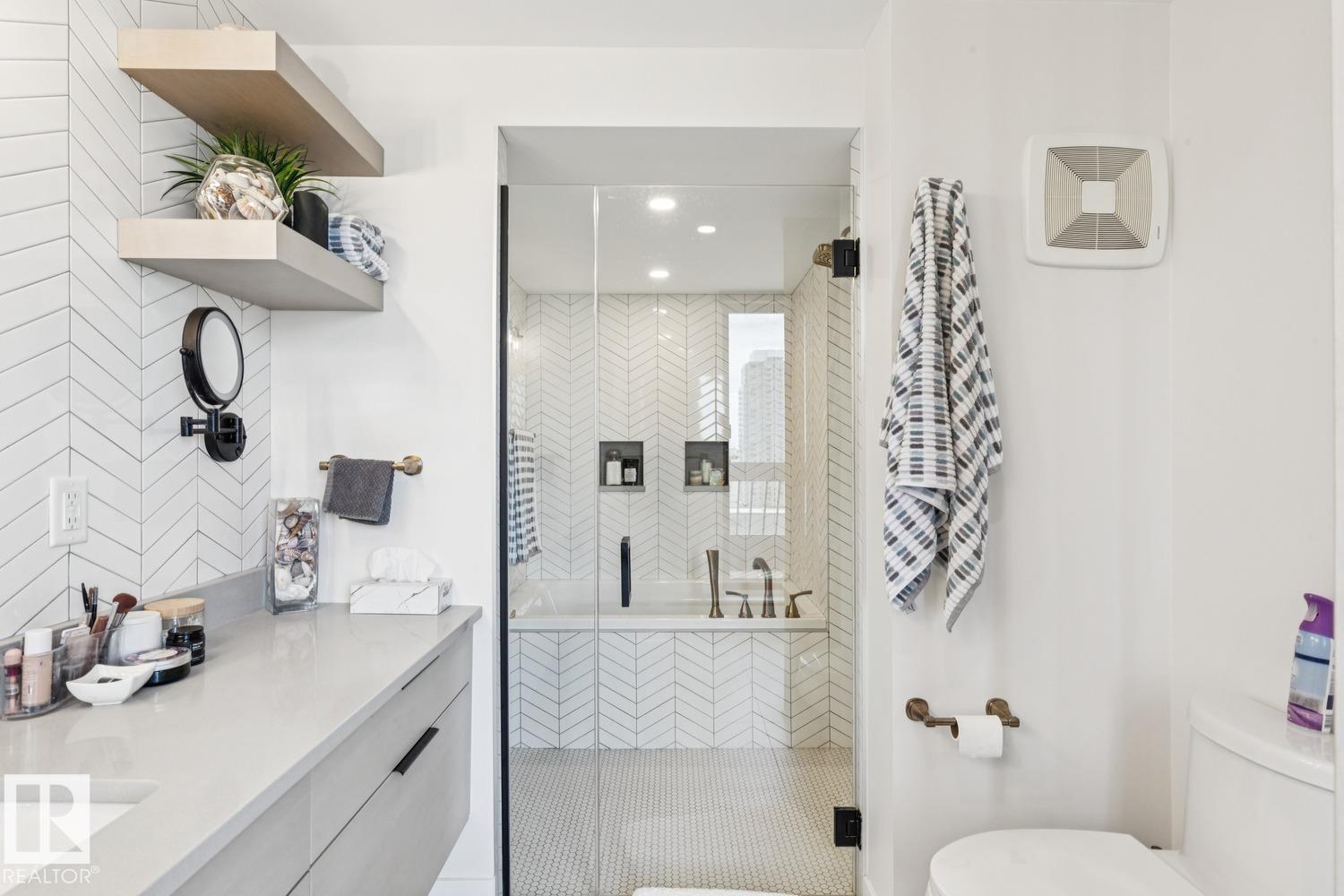 #1501 9921 104 ST NW - 50