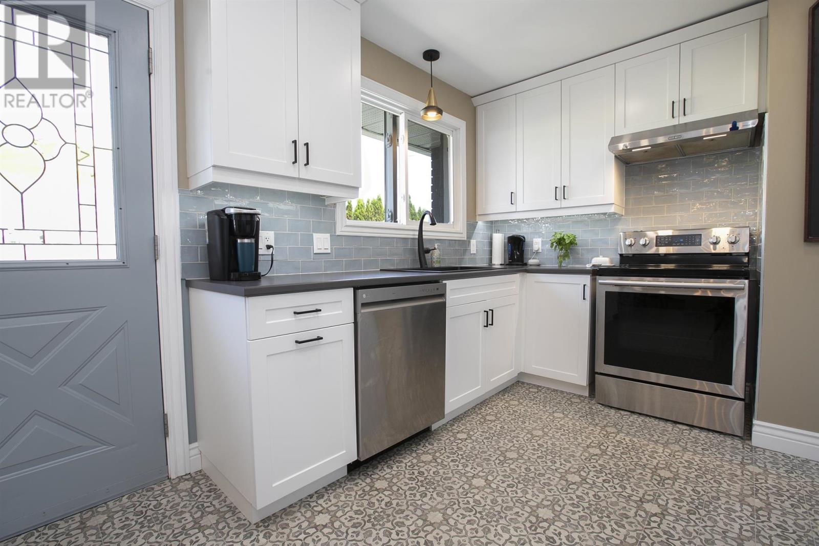 320 Sydenham RD - 28