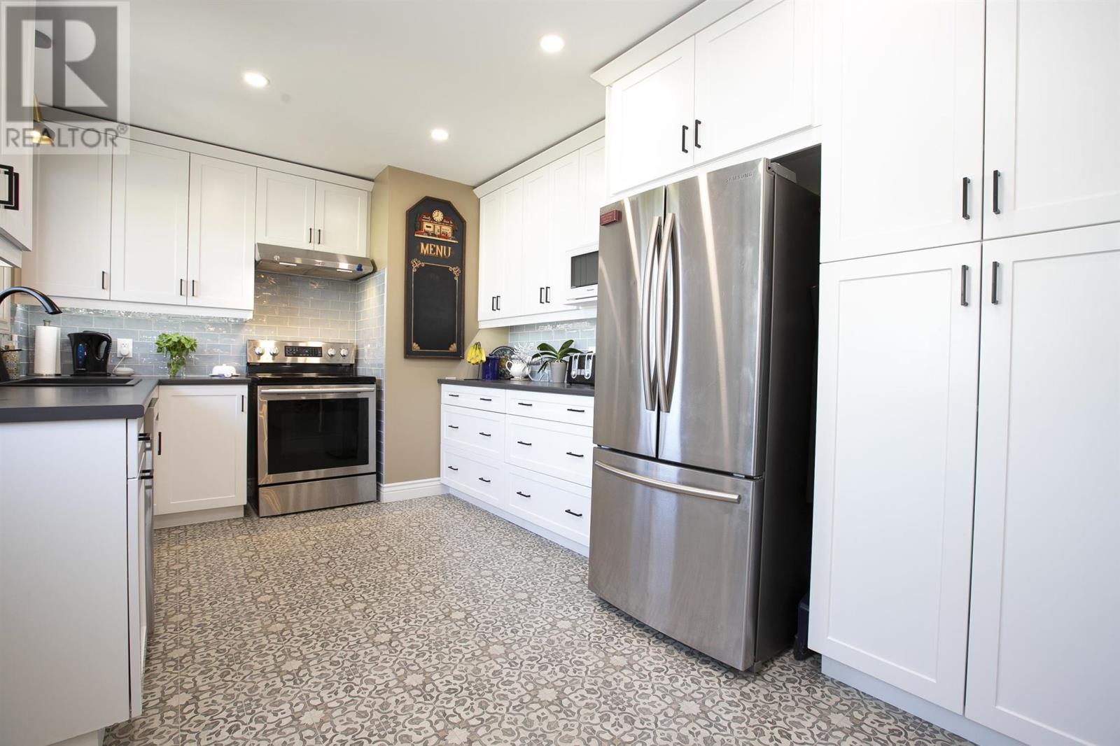 320 Sydenham RD - 26