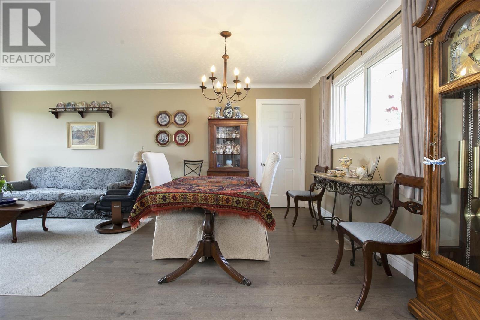 320 Sydenham RD - 24