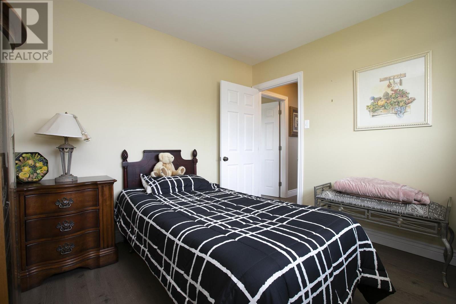 320 Sydenham RD - 37