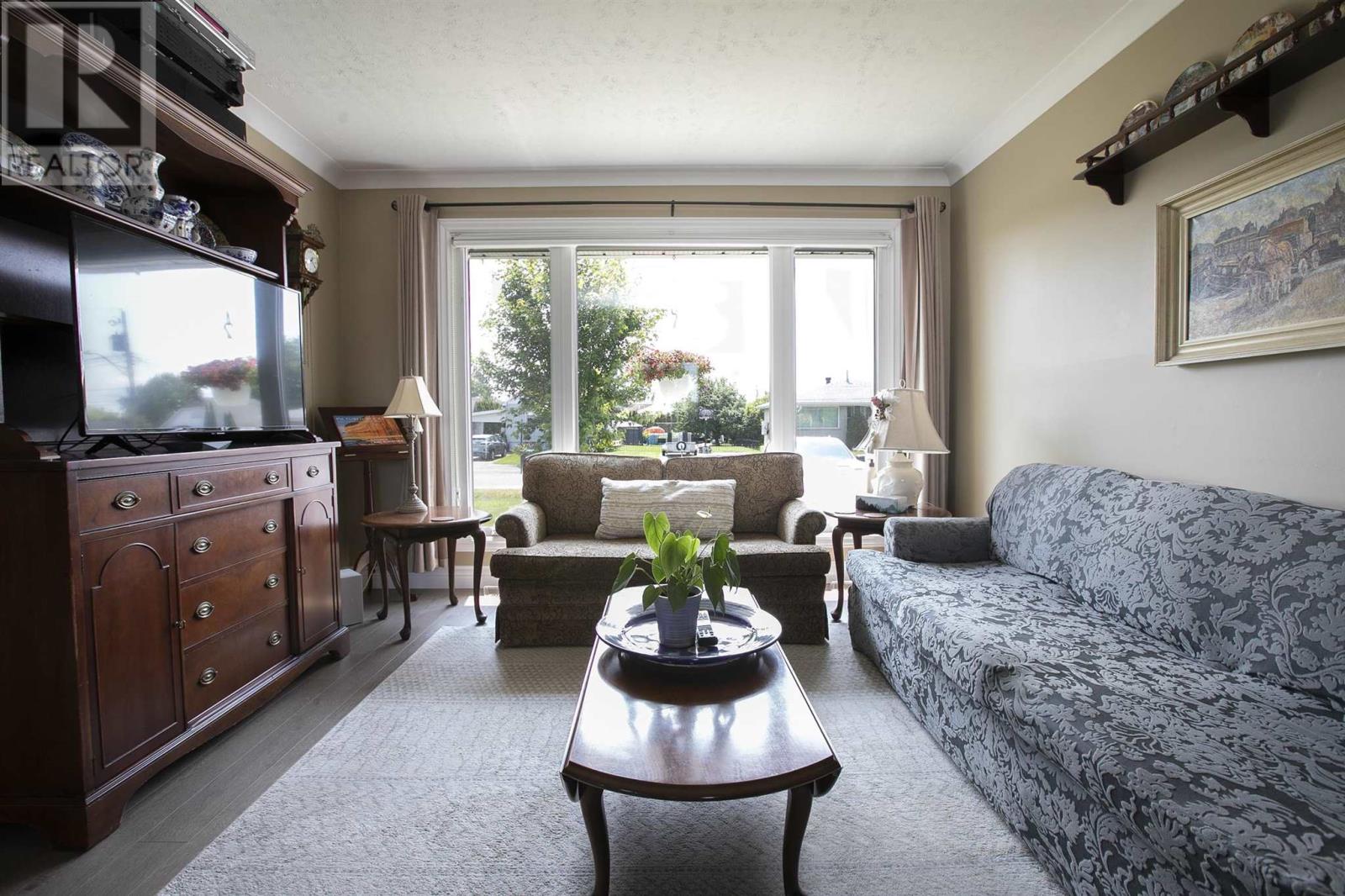 320 Sydenham RD - 19
