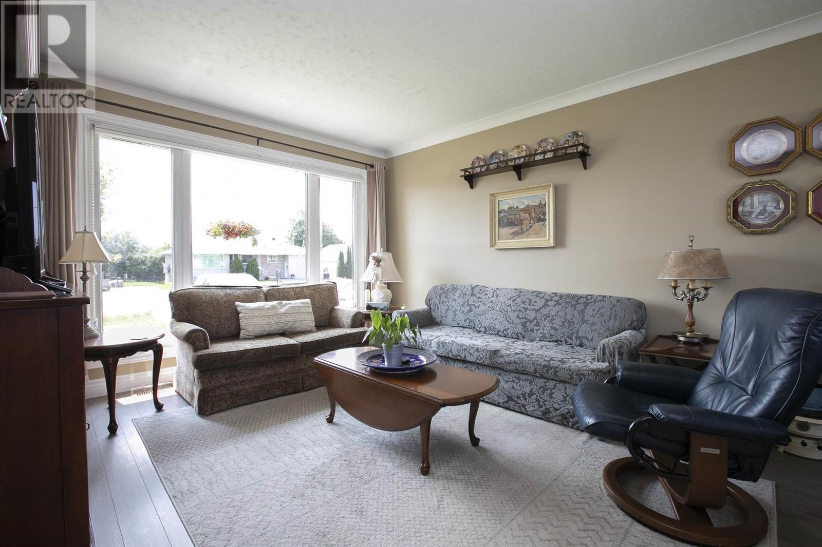 320 Sydenham RD - 18