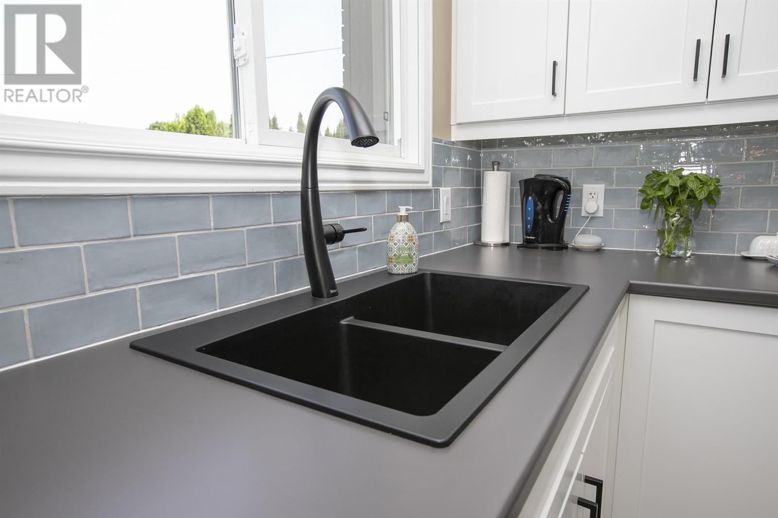 320 Sydenham RD - 29