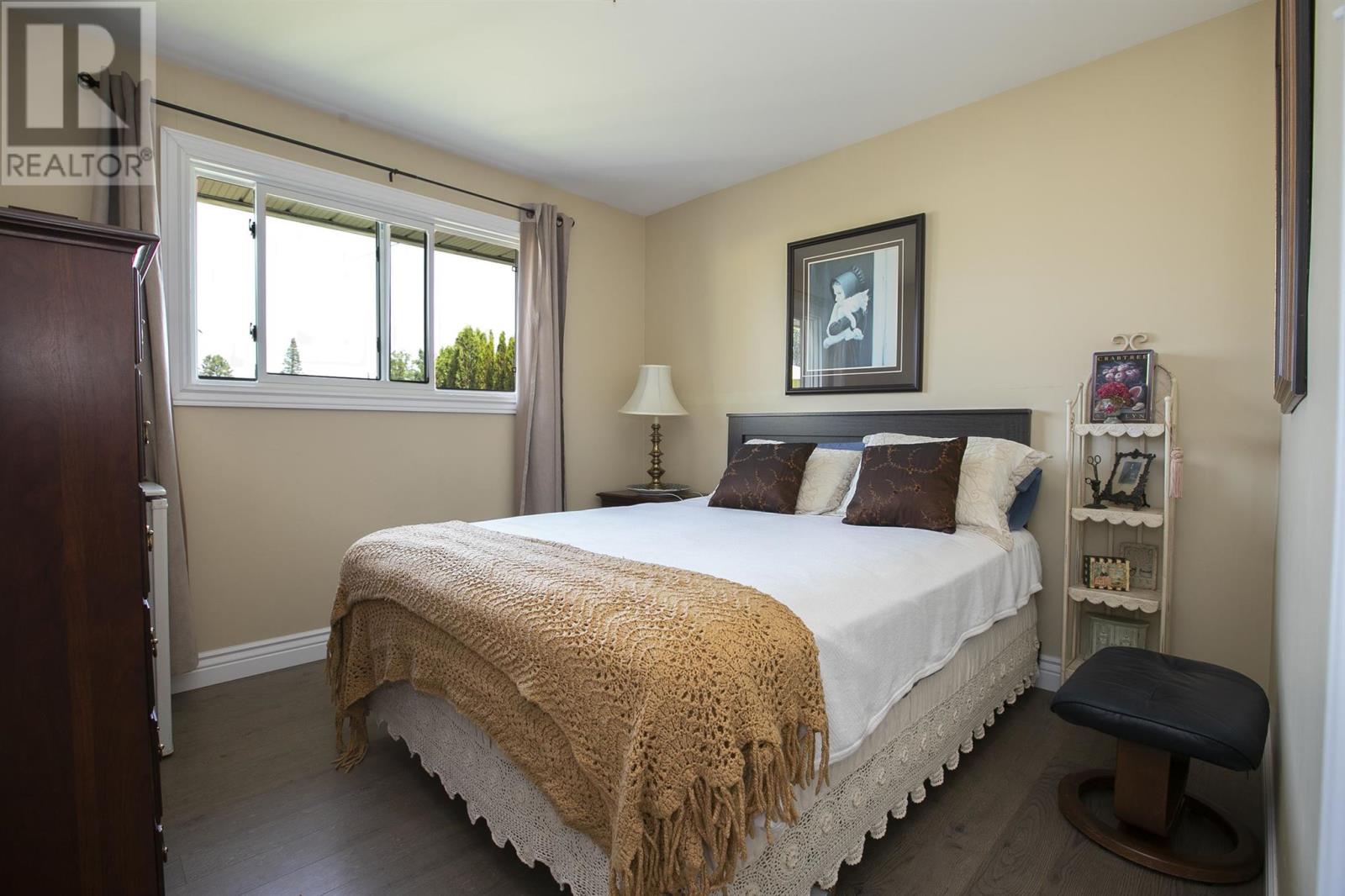 320 Sydenham RD - Image 40